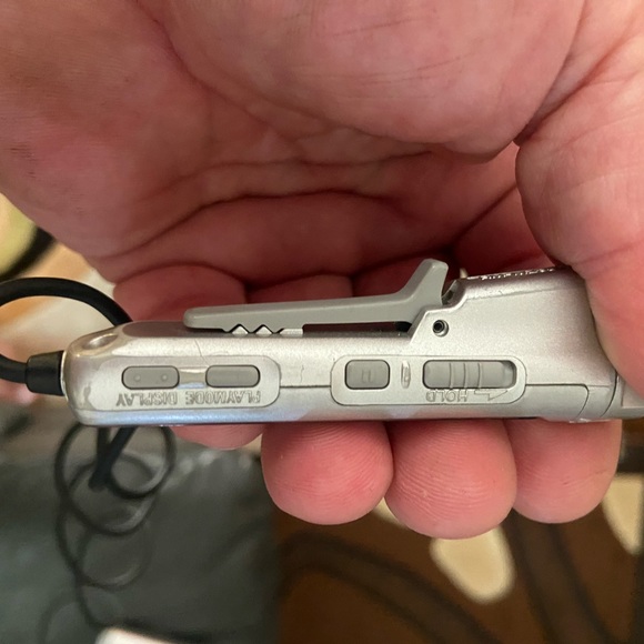 SONY MINIDISC WALKMAN! - Picture 11 of 16
